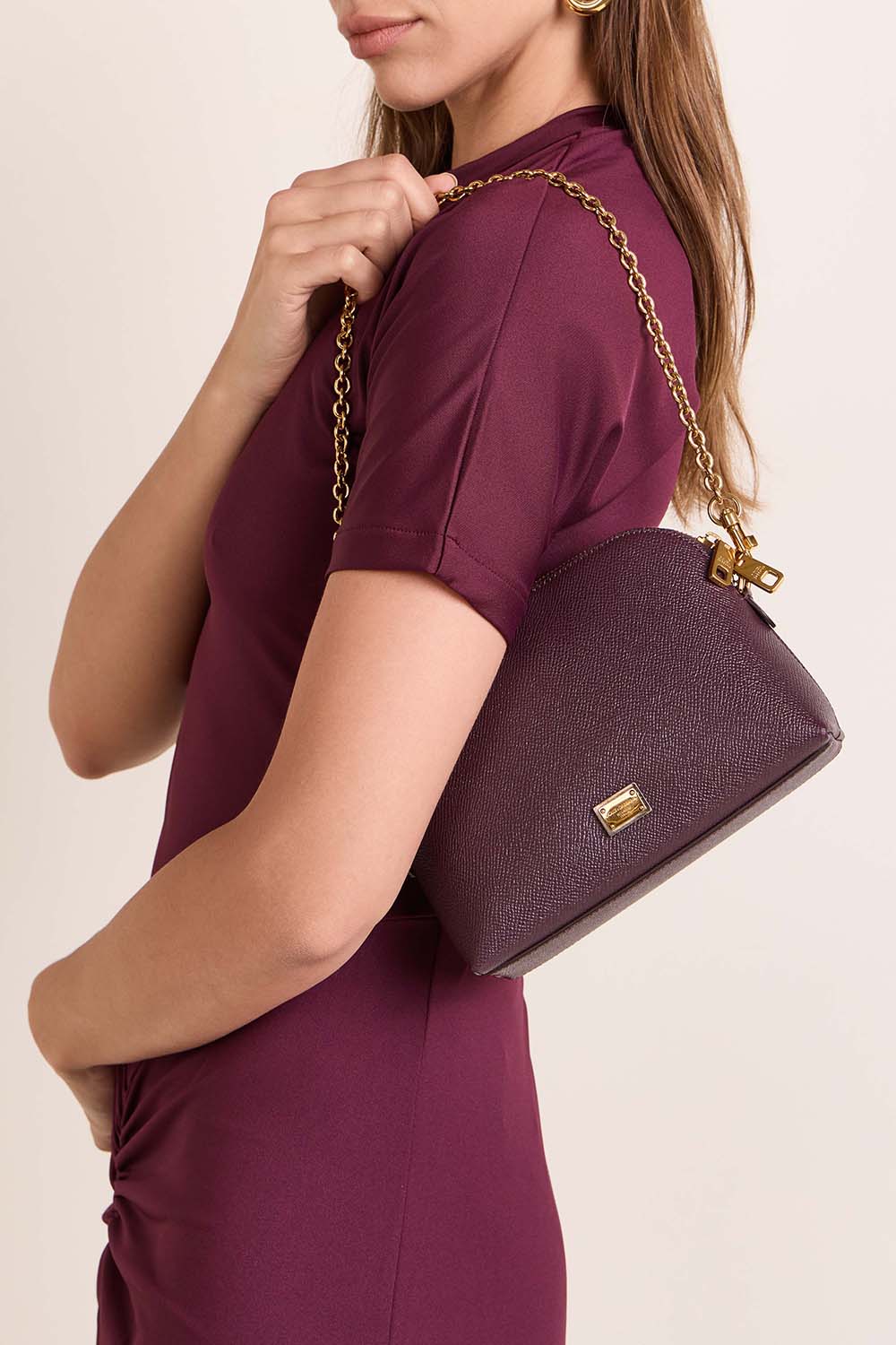 תמונת כל הלוק של תיק קרוסבודי